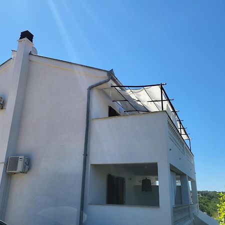 Apartments Grgic Нивице Экстерьер фото