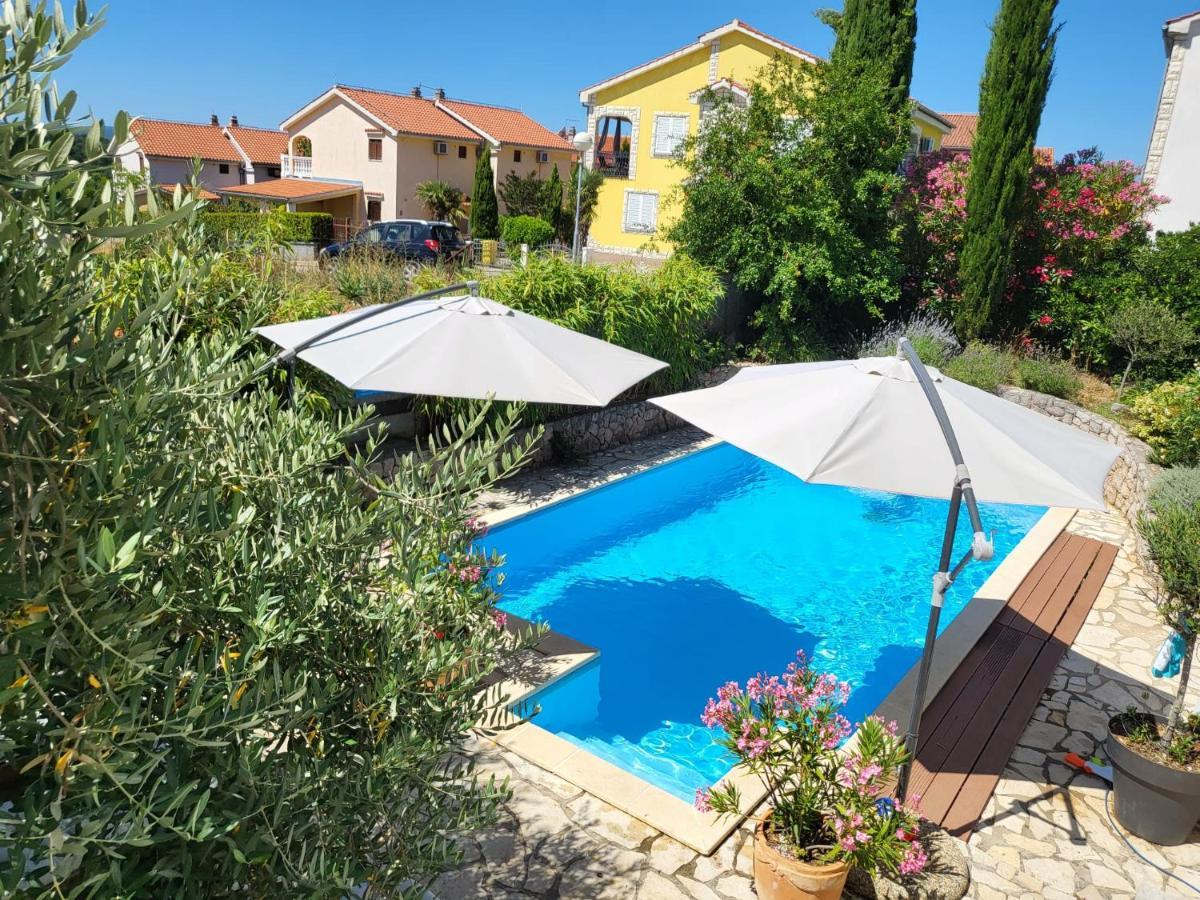 Apartments Grgic Нивице Экстерьер фото