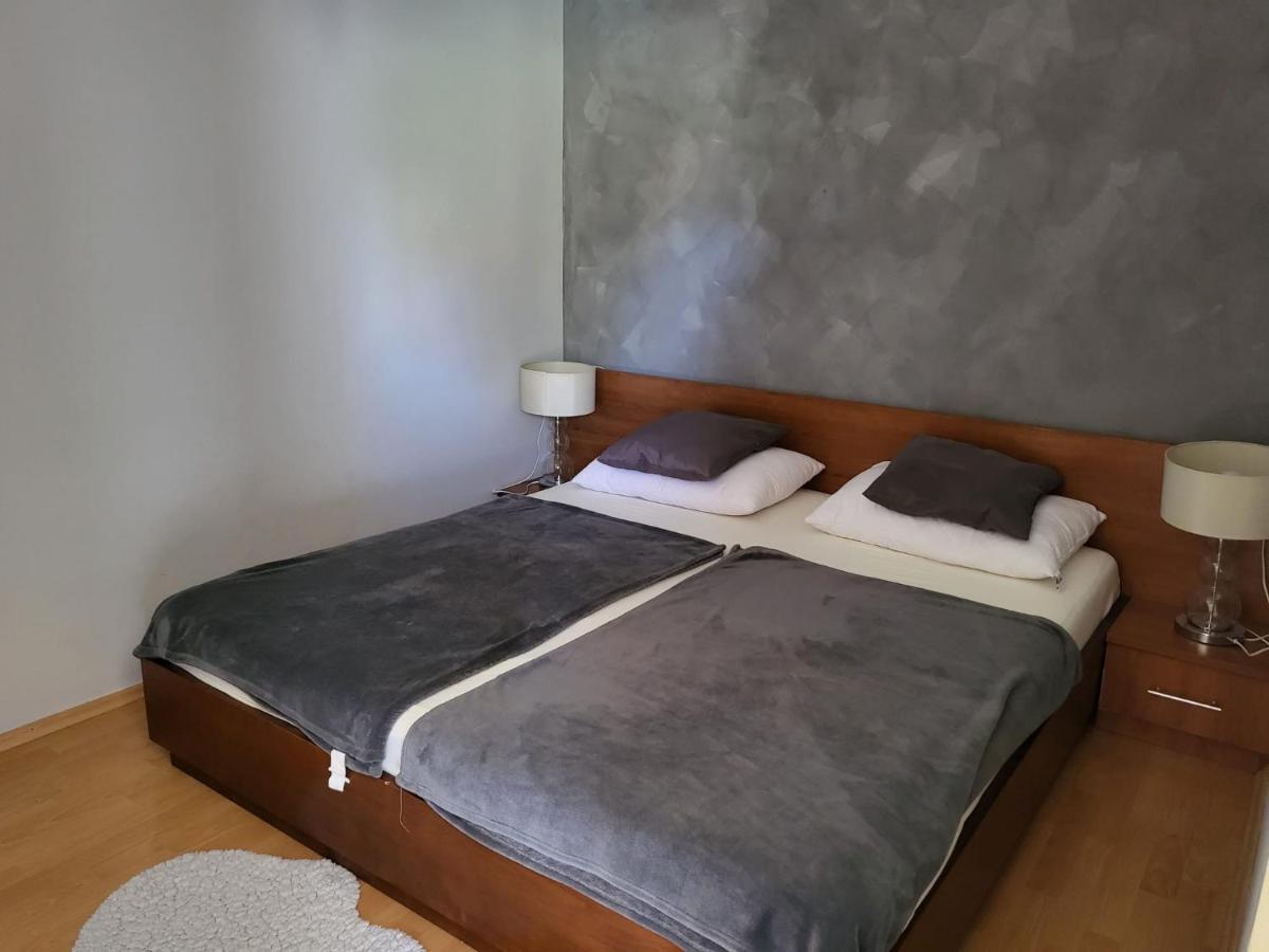 Apartments Grgic Нивице Экстерьер фото